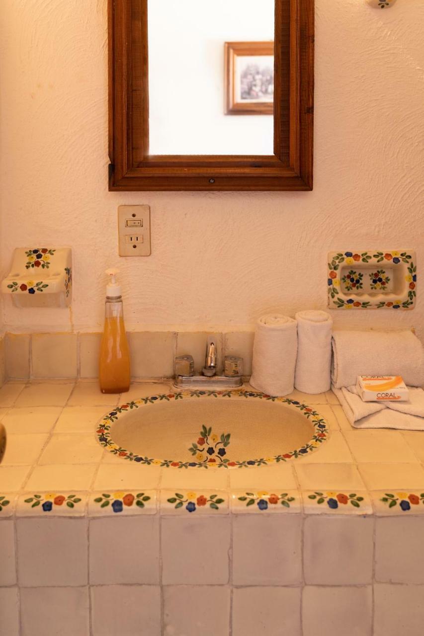 Готель Casa Shaguiba Crucecita  Екстер'єр фото